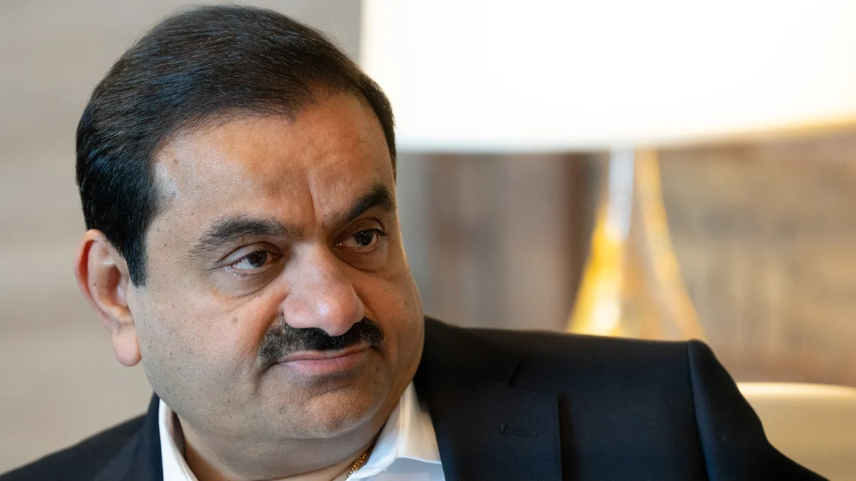 US Prosecutors Indict Indian Billionaire Gautam Adani in Bribery and Fraud Scheme